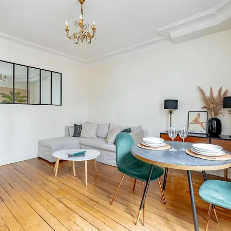 Near Eiffel Tower 1br 4p Charming Apartmán Paříž