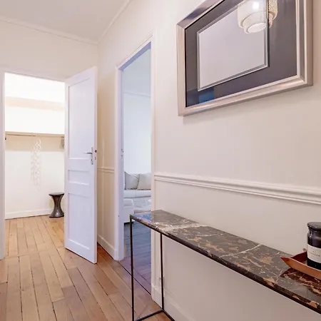 Apartmán Near Eiffel Tower 1br 4p Charming Paříž