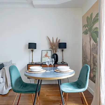 Near Eiffel Tower 1br 4p Charming *