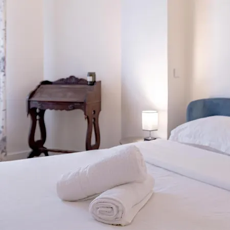 Near Eiffel Tower 1br 4p Charming Apartmán